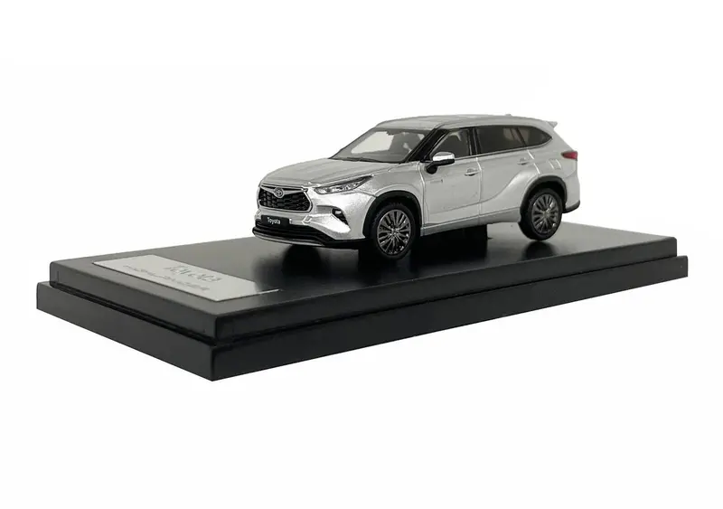 1:64 Toyota Highlander -- Silver -- Lcd Models 1