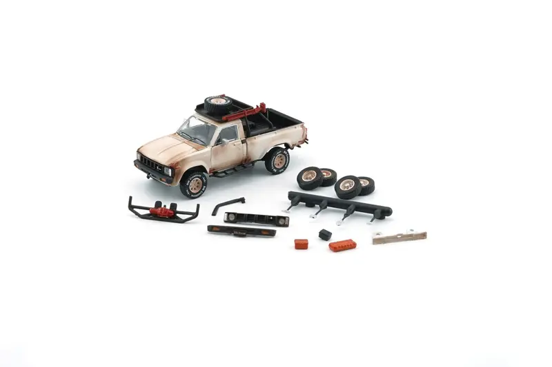 1:64 Toyota Hilux 1980 N60/N70 -- White (Rusting) W/Accessories -- Bm Creations 1