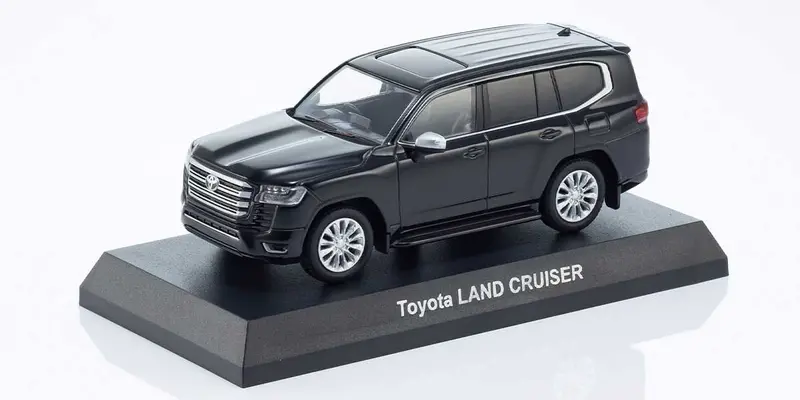 1:64 Toyota Land Cruiser 300 Sahara Zx W/Book -- Black -- Kyosho 07118Bk 2