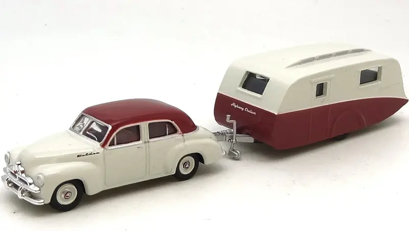 1:87 (Ho) 1953 Holden Fj Sedan W/Caravan -- Glamour Red/Marl Grey -- Cooee Classics 1