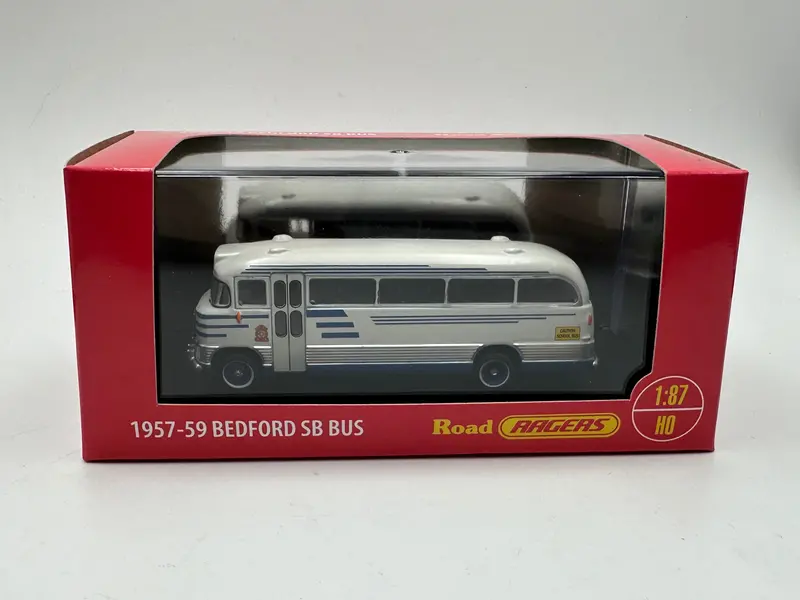 1:87 (Ho) St. James College School Bus -- 1957-1959 Bedford Sb -- Cooee Classics 2