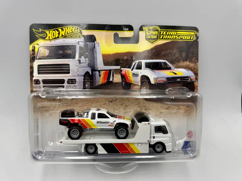 Hot Wheels -- Team Transport -- Toyota Off-Road Truck & Fleet Street Hrv39 1