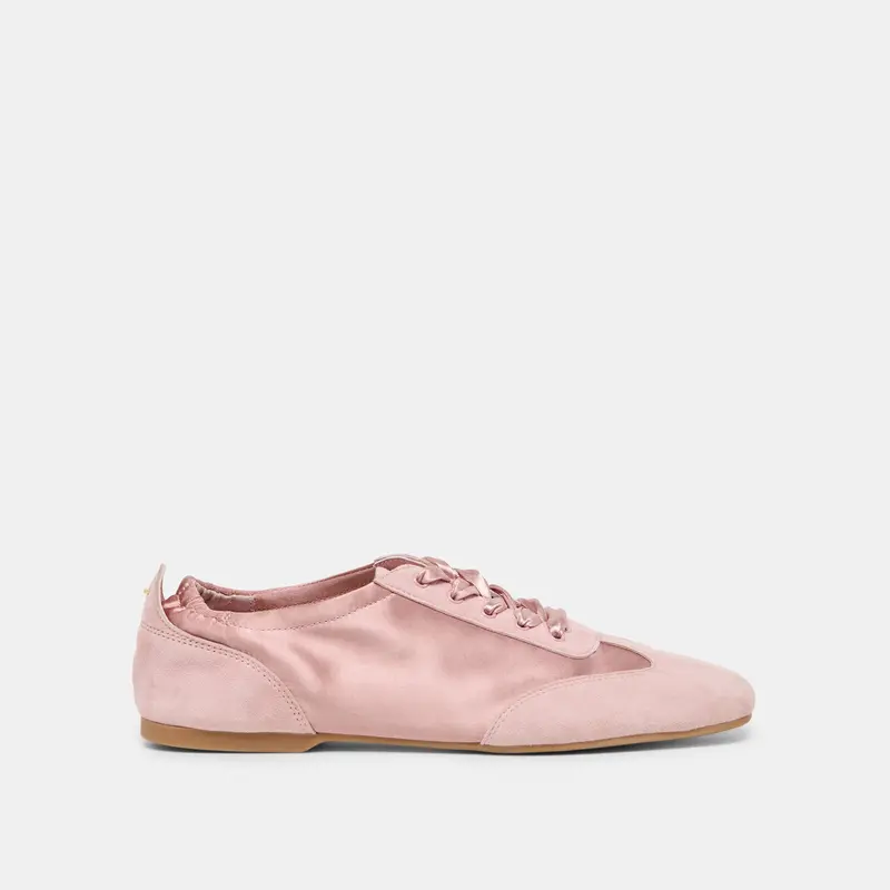 Itzy Sneakers Pink Satin 1
