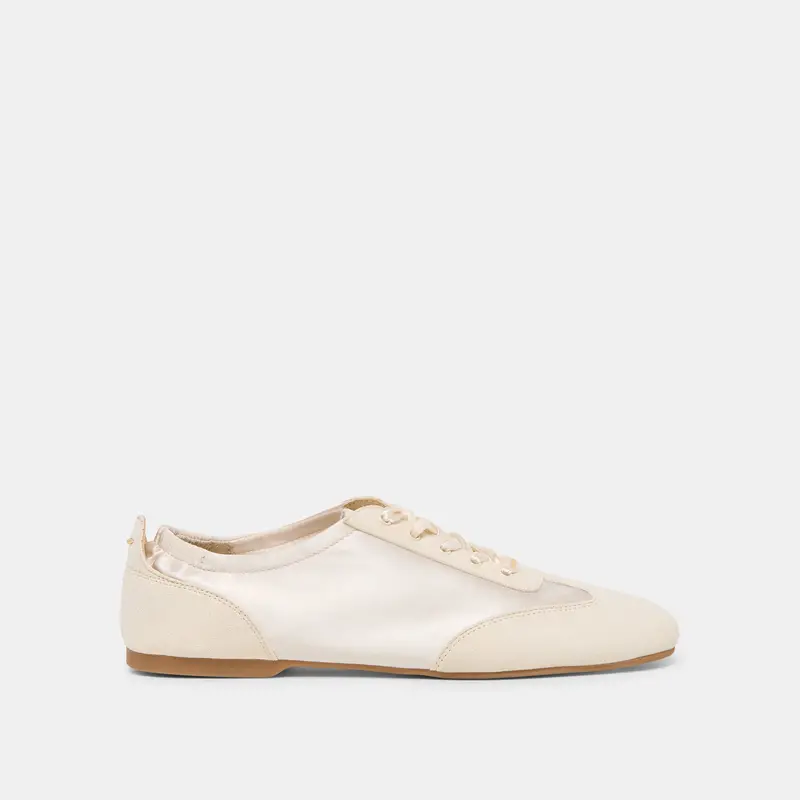 Itzy Sneakers Vanilla Satin 1