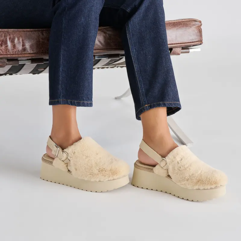 Lansy Flats Natural Plush 2