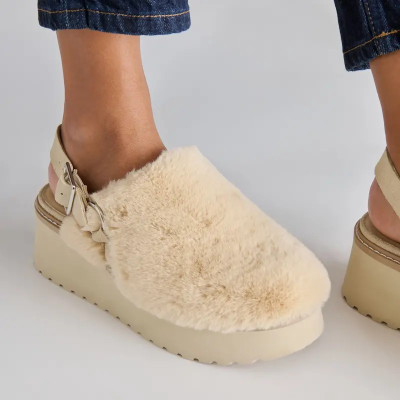 Lansy Flats Natural Plush 6