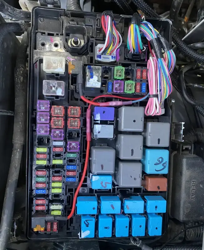 Low-Profile Mini Add-A-Circuit Fuse Tap 2