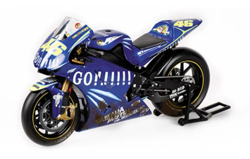(Pre-Order) 1:12 2004 Motogp World Champion -- Valentino Rossi -- #46 Yamaha Yzr-M1 -- Minichamps 1