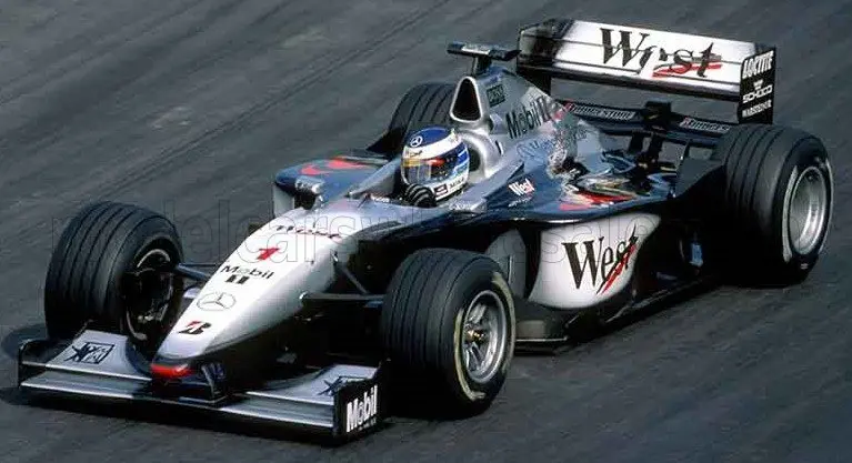 (Pre-Order) 1:18 1999 Mika Hakkinen -- Japanese Gp & World Championship Winner -- Mclaren Mp4/14 -- Gp Replicas F1 1