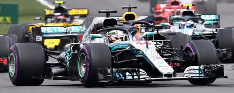 (Pre-Order) 1:18 2018 Lewis Hamilton -- World Champion -- Mercedes-Amg W09 -- Minichamps F1 1