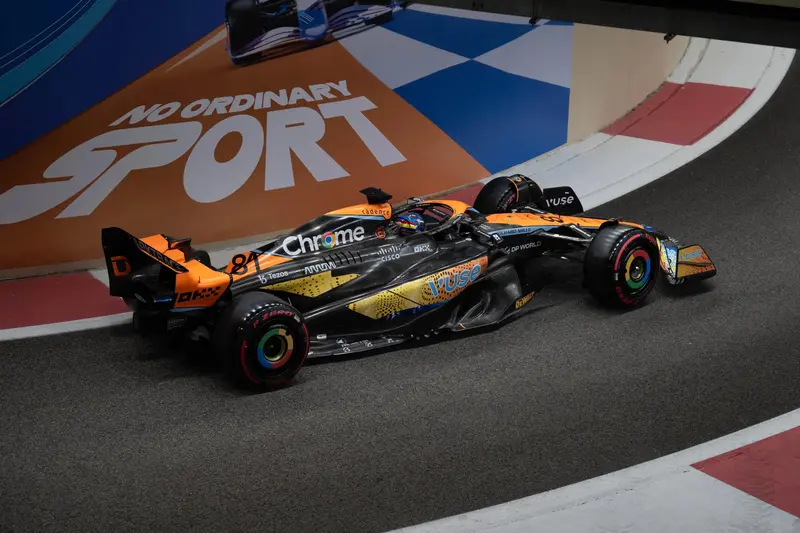 (Pre-Order) 1:18 2023 Oscar Piastri -- Abu Dhabi Gp -- #81 Mclaren Mcl60 -- Minichamps F1 1