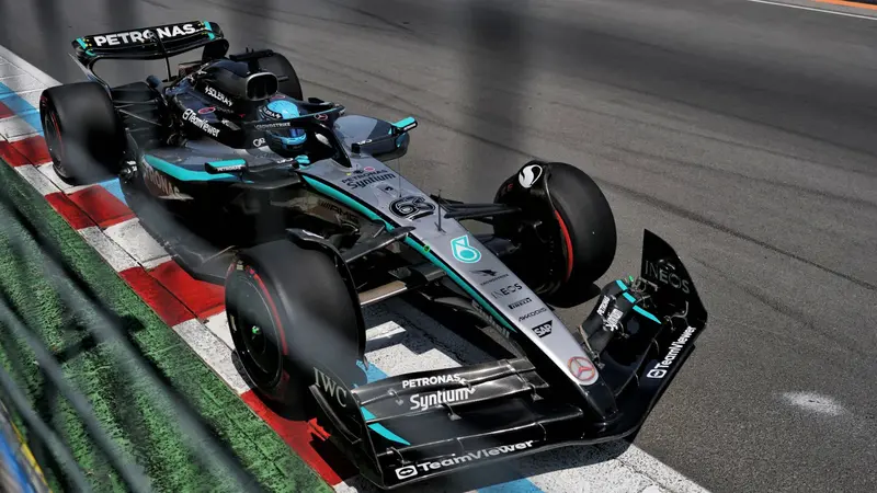 (Pre-Order) 1:18 2025 George Russell -- Canada Gp Winner -- #63 Mercedes-Amg W16 -- Spark F1 1