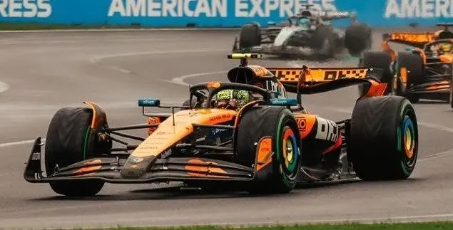 (Pre-Order) 1:18 2025 Lando Norris -- Australian Gp Winner -- #4 Mclaren Mcl39 -- Spark F1 1