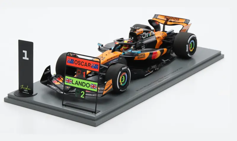 (Pre-Order) 1:18 2025 Oscar Piastri -- Chinese Gp Winner -- #81 Mclaren Mcl39 -- Spark F1 1