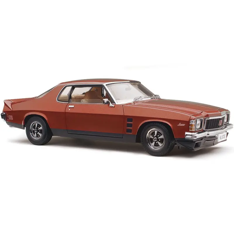 (Pre-Order) 1:18 Holden Hj Monaro Gts Coupe -- Persian Sand -- Classic Carlectables 1