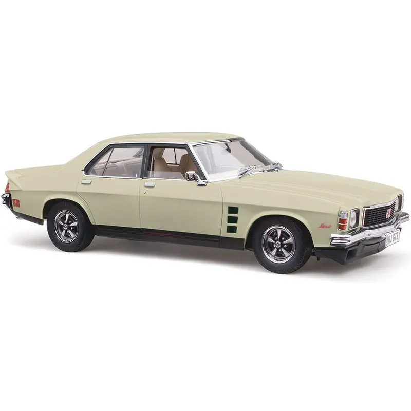 (Pre-Order) 1:18 Holden Hj Monaro Gts Sedan -- Chamois -- Classic Carlectables 1