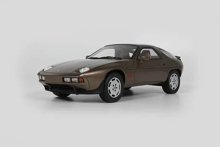 (Pre-Order) 1:18 Porsche 928S Coupe 1981 -- Brown -- Gt Spirit 1