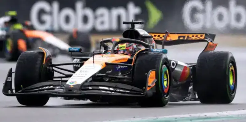 (Pre-Order) 1:43 2025 Oscar Piastri -- British Gp 2Nd Place -- #81 Mclaren Mcl39 -- Spark F1 1
