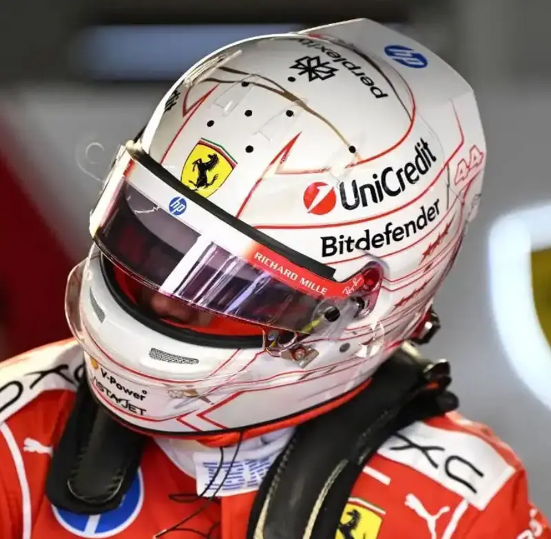 (Pre-Order) 1:5 Helmet -- Lewis Hamilton - 2026 Japanese Gp -- Looksmart F1 1
