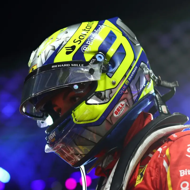 (Pre-Order) 1:5 Helmet -- Oliver Bearman - 2024 Saudi Arabia Gp -- Ferrari -- Looksmart F1 1