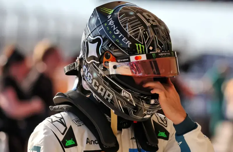 (Pre-Order) 1:5 Helmet -- Oscar Piastri - 2025 Usa Gp -- Mclaren -- Spark F1 1