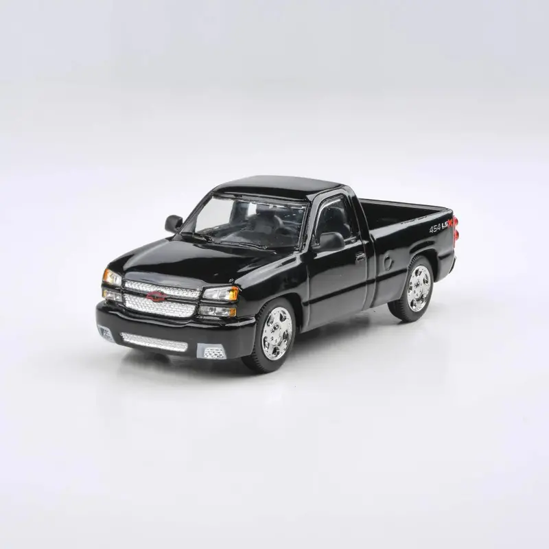 (Pre-Order) 1:64 2006 Chevrolet Silverado Single Cab -- Onyx Black -- Para64 1