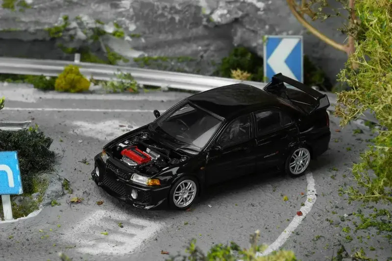 (Pre-Order) 1:64 Mitsubishi Lancer Evolution V Gsr -- Pyreness Black Pearl -- Motorhelix 1