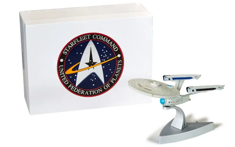 (Pre-Order) Star Trek - U.S.S. Enterprise Ncc-1701 [Refit] (The Wrath Of Khan) -- Corgi Cc98001 1