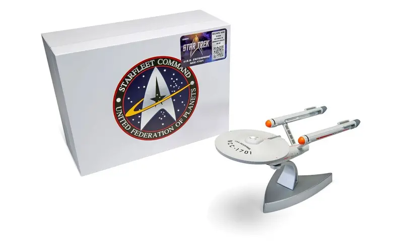(Pre-Order) Star Trek - U.S.S. Enterprise Ncc-1701 (The Original Series) -- Corgi Cc96610 1