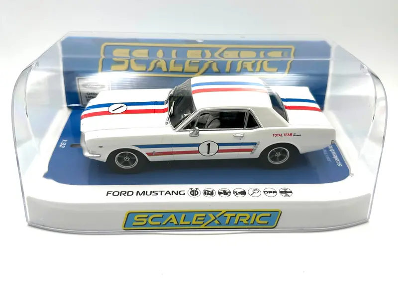Scalextric 1:32 -- 1965 Ford Mustang -- Ian 'Pete' Geoghegan Atcc 1