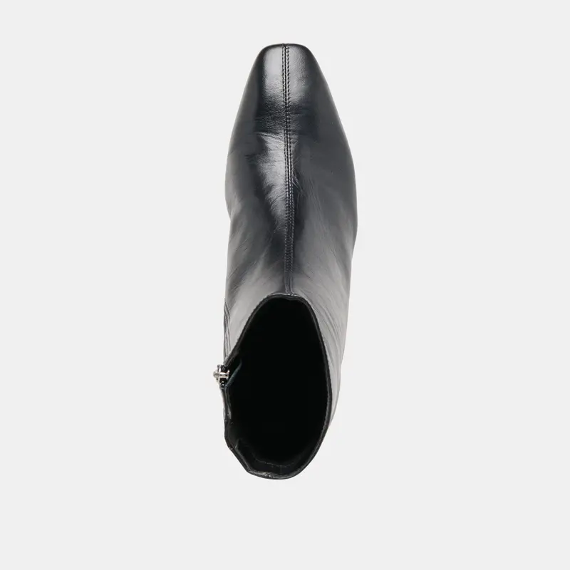 Tarine Booties Black Leather 11