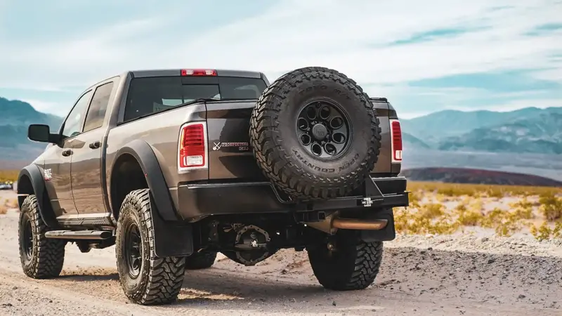 Ultraswing® Mega-Fit Spare Tire Hitch Mount | Rigd Supply 9