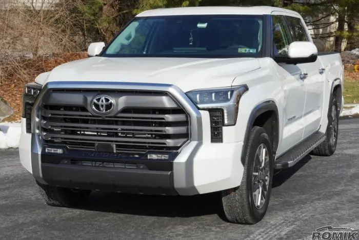 Romik Polished Running Boards For 2022–Present Toyota Tundra Crewmax (Rec-Tp Drp Style) 1